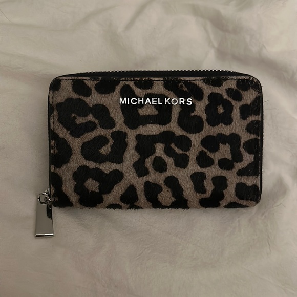 Michael Kors Handbags - Michael Kors Wallet - Leopard